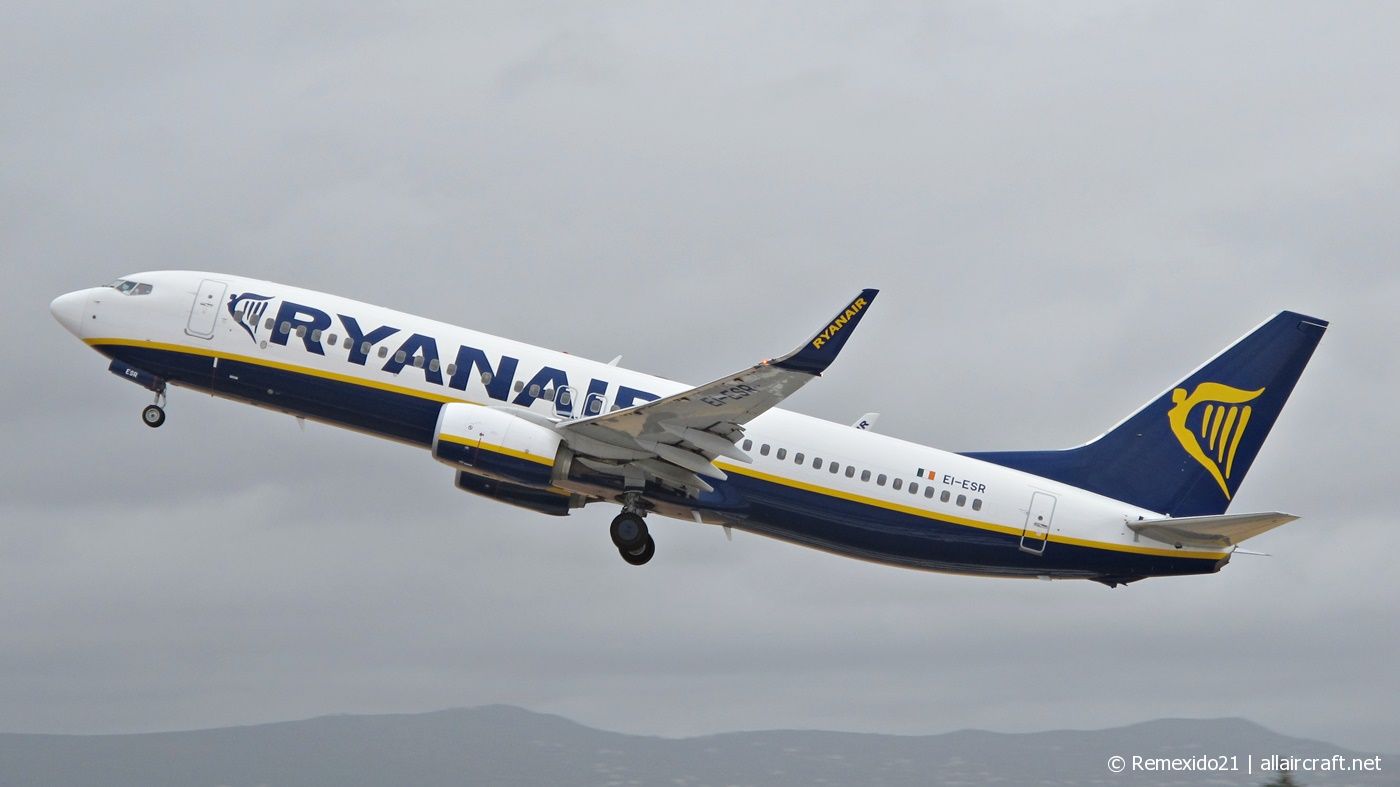EI-ESR (34995) 2011 Boeing 737-8AS(WL)