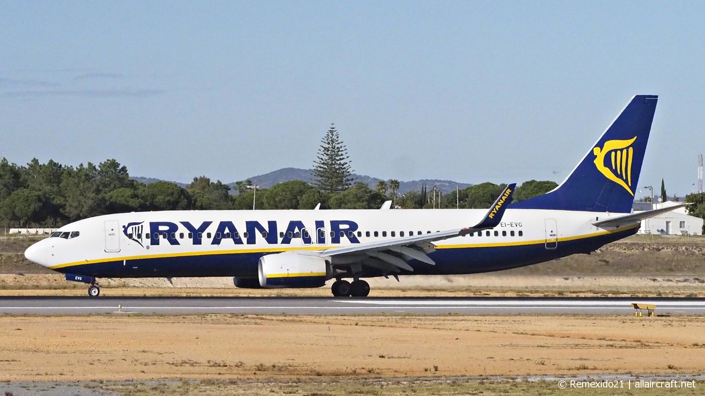EI-EVG (40292) 2012 Boeing 737-8AS(WL)