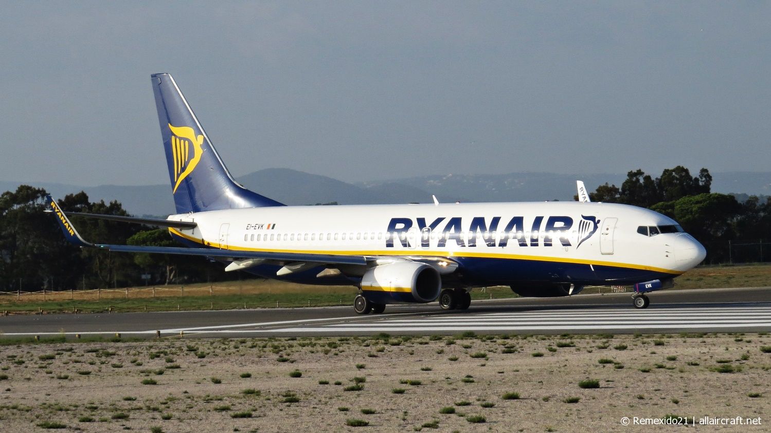 EI-EVK · Boeing 737-8AS(WL) · (FAO/LPFR)