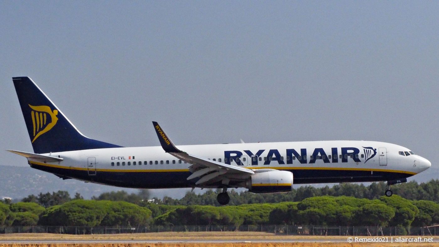 EI-EVL · Boeing 737-8AS(WL) · (FAO / LPFR)