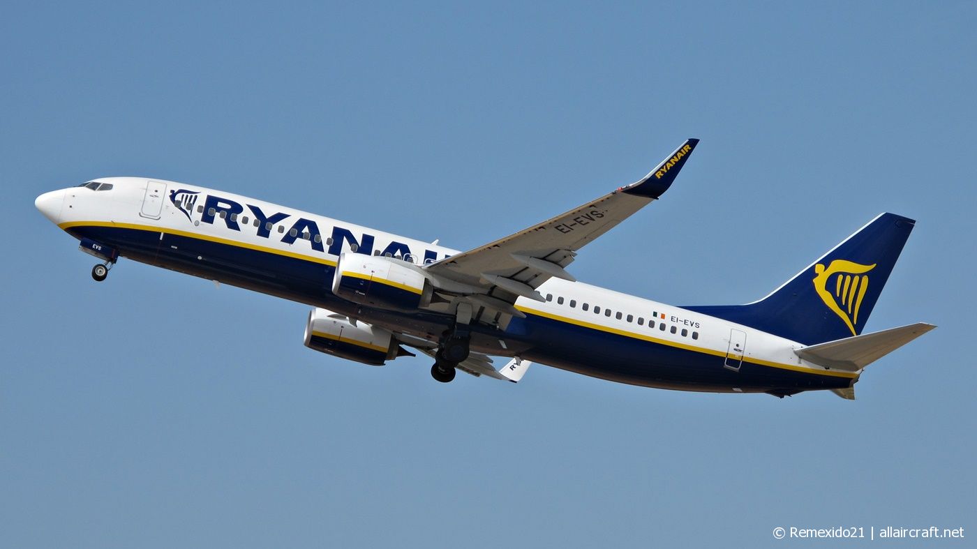 EI-EVS · Boeing 737-8AS(WL) · (FAO / LPFR)