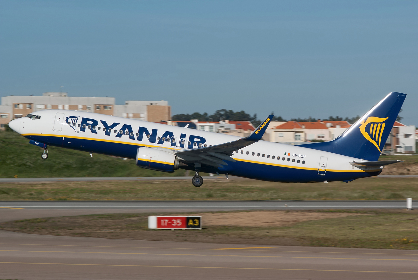 EI-EXF (40322) 2012 Boeing 737-8AS(WL)