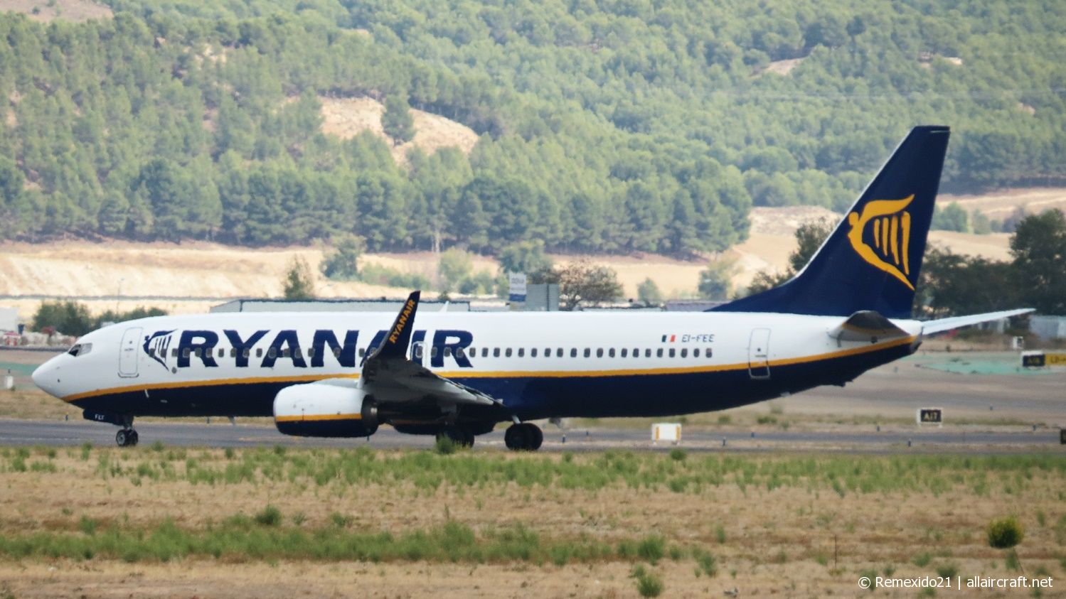 EI-FEE · Boeing 737-8AS(WL) · (MAD / LEMD)