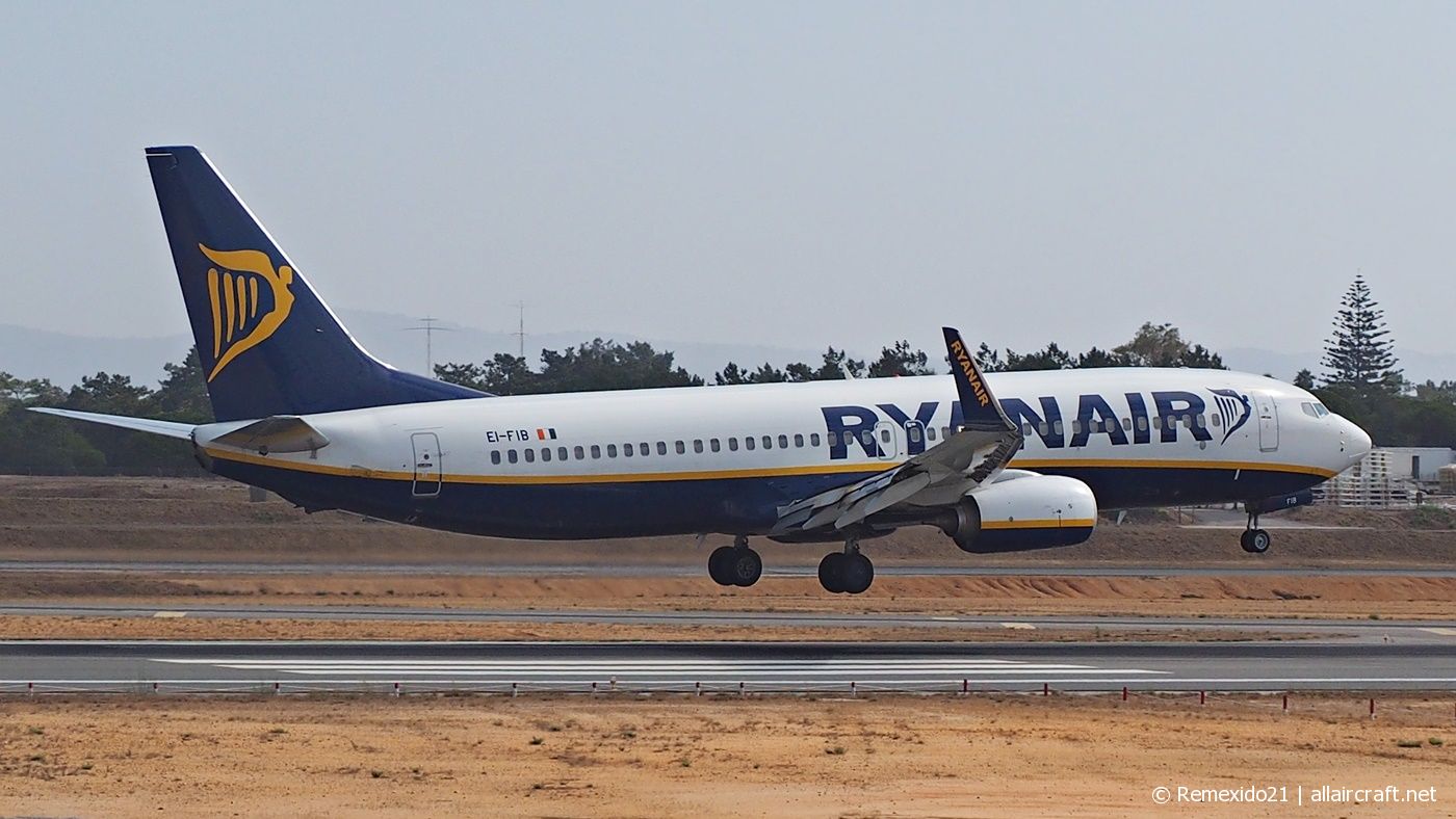 EI-FIB (44692) 2015 Boeing 737-8AS(WL)