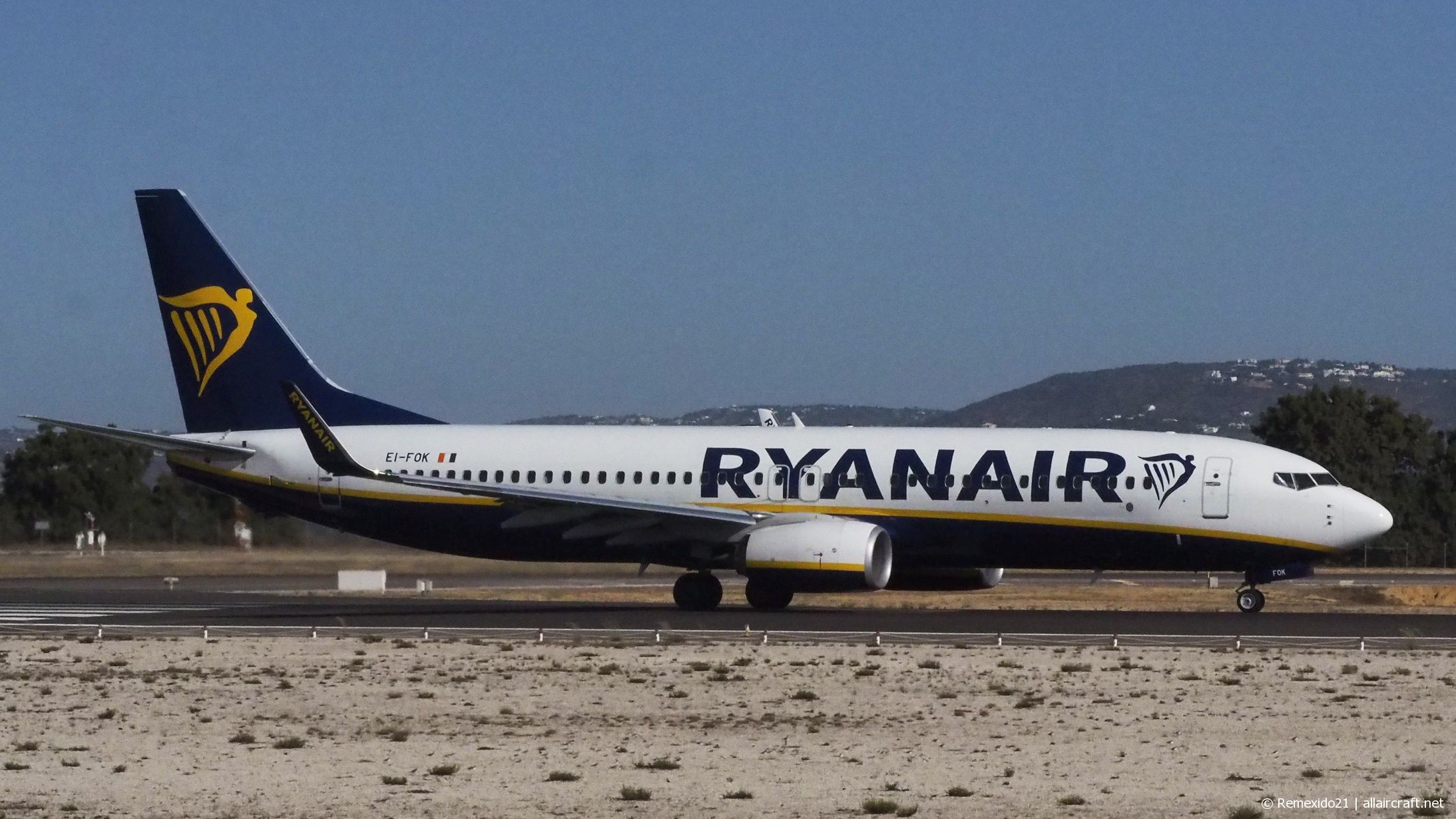 EI-FOK (447199 2016 Boeing 737-8AS(WL)