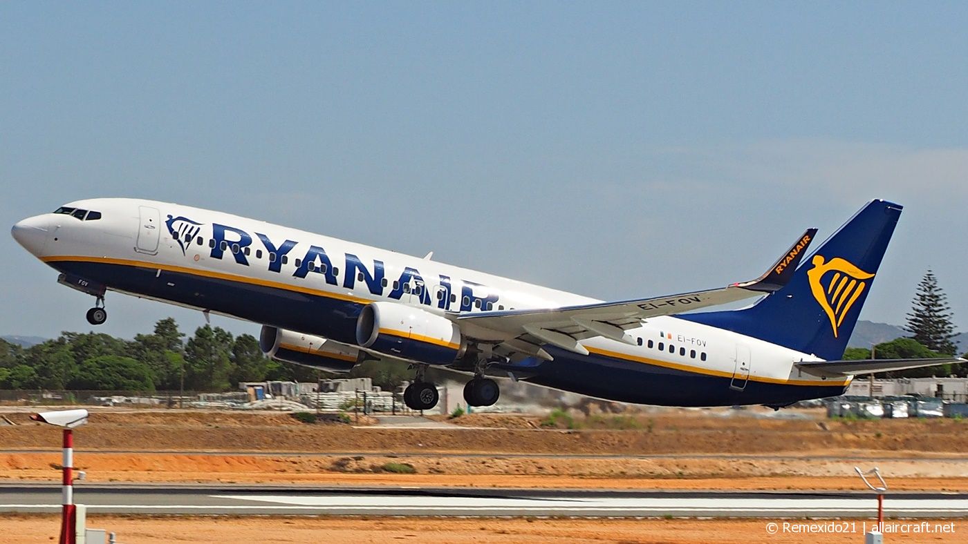 EI-FOV (44725) 2016 Boeing 737-8AS(WL)