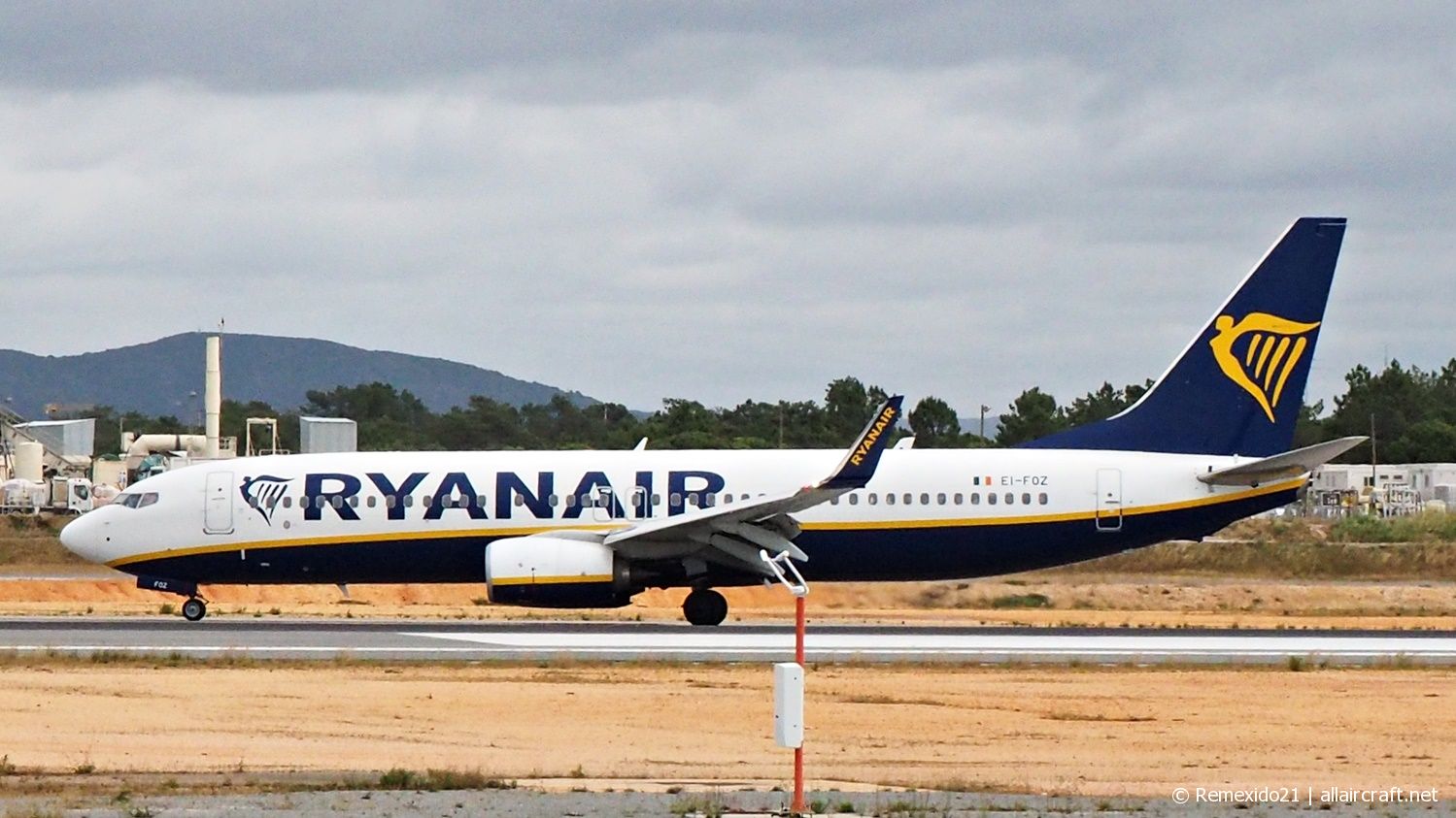 EI-FOZ · Boeing 737-8AS(WL) · (FAO / LPFR)