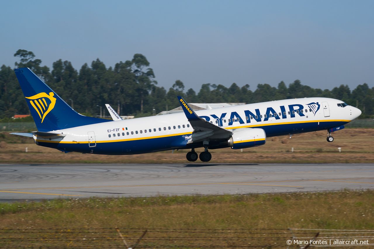 EI-FZF · Boeing 737-8AS(WL) · (OPO / LPPR)