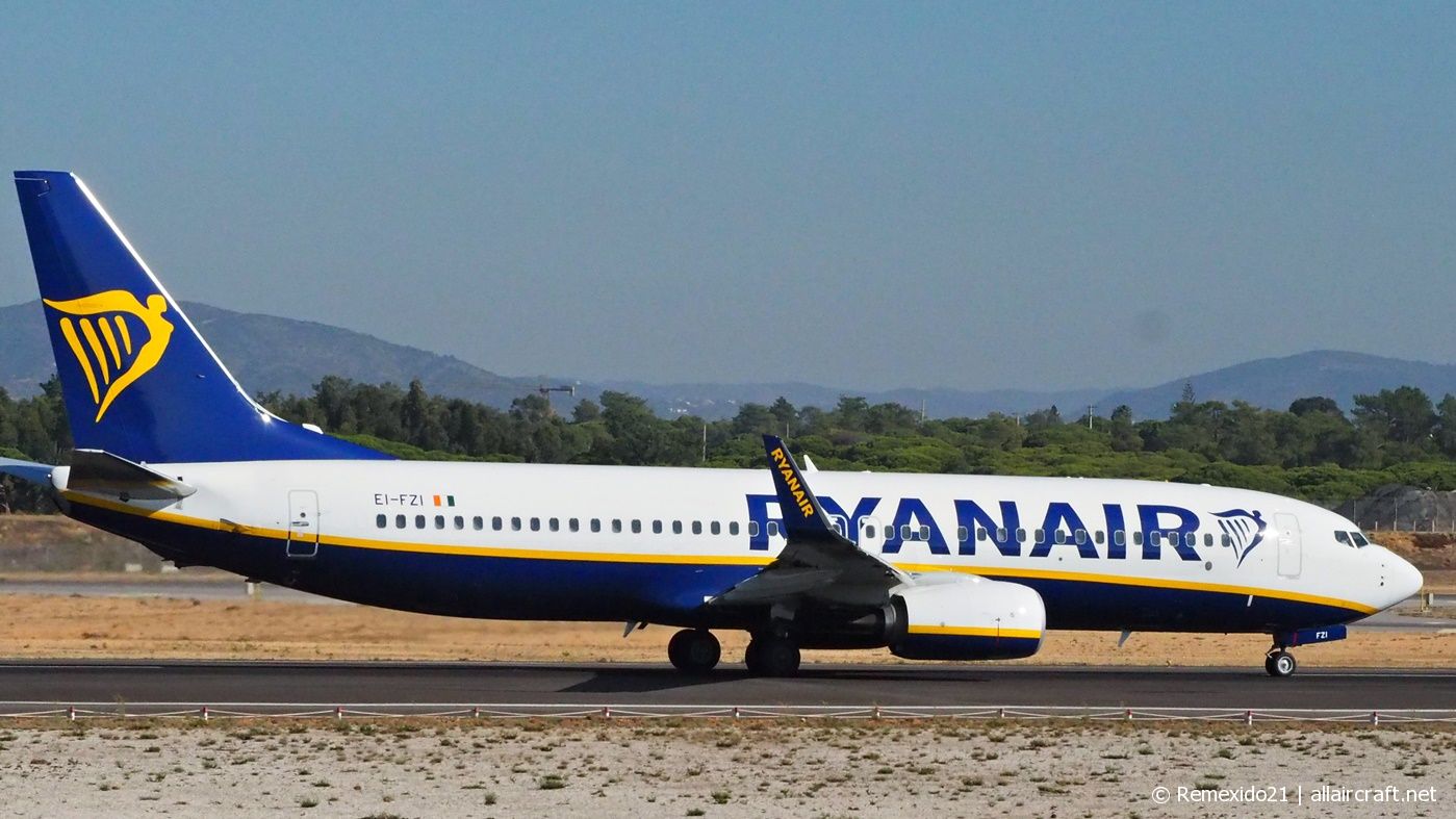 EI-FZI · Boeing 737-8AS(WL) · (FAO / LPFR)