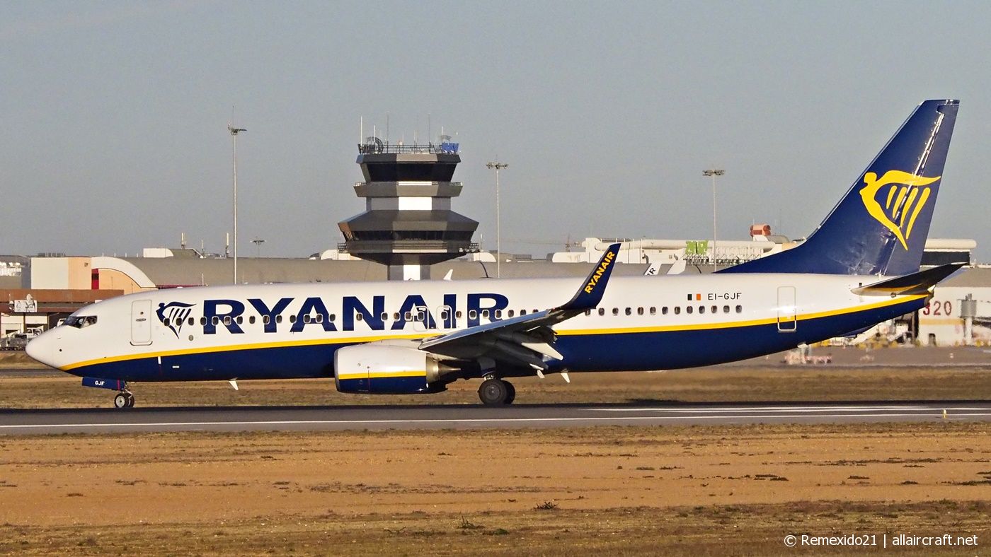 EI-GJF (44828) 2018 Boeing 737-8AS(WL)
