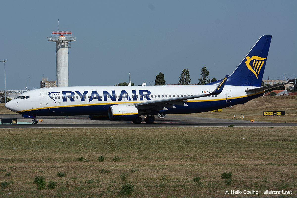 EI-EGC (38492) 2009 Boeing 737-8AS(WL)