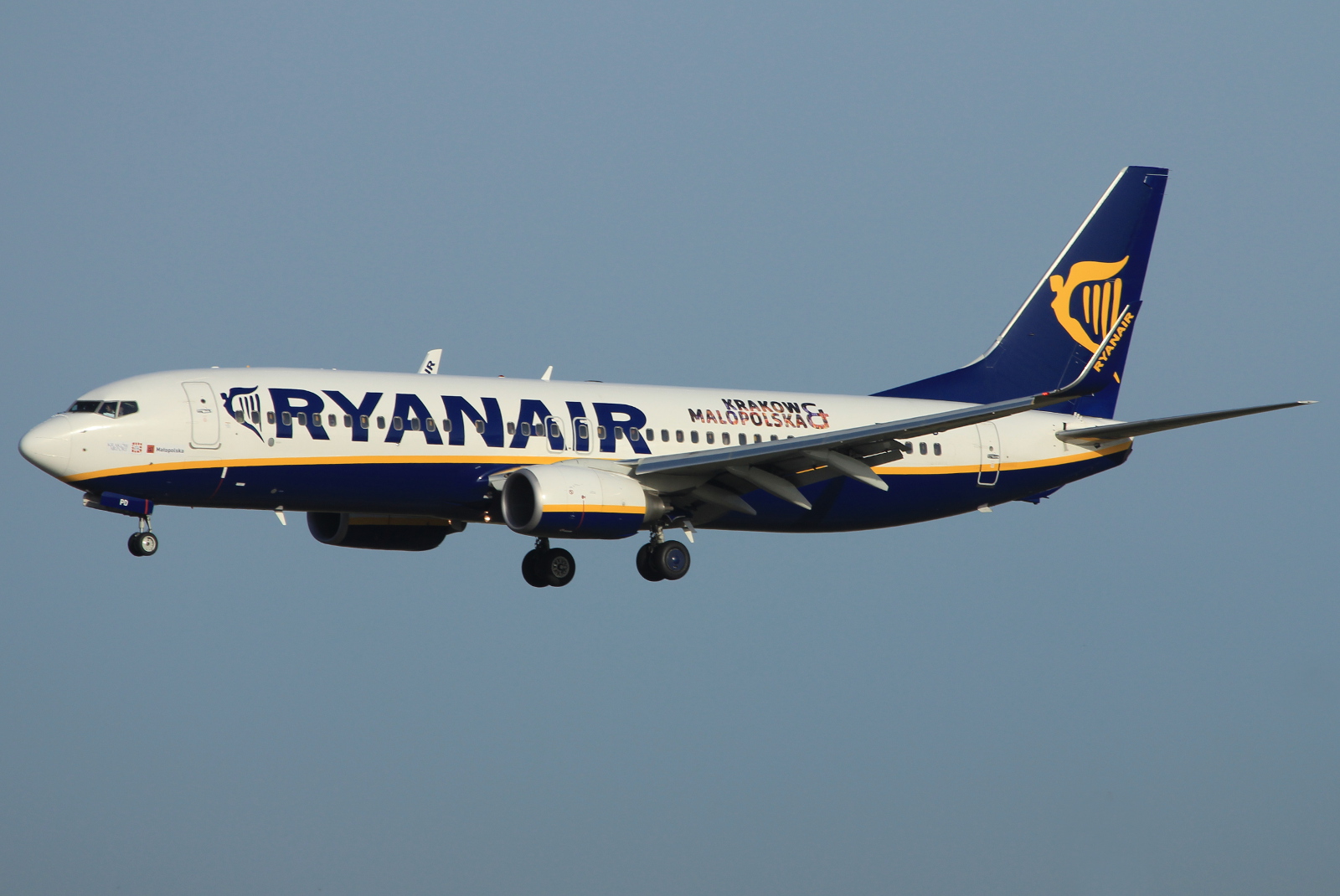 EI-EPD (40310) 2011 Boeing 737-8AS WL