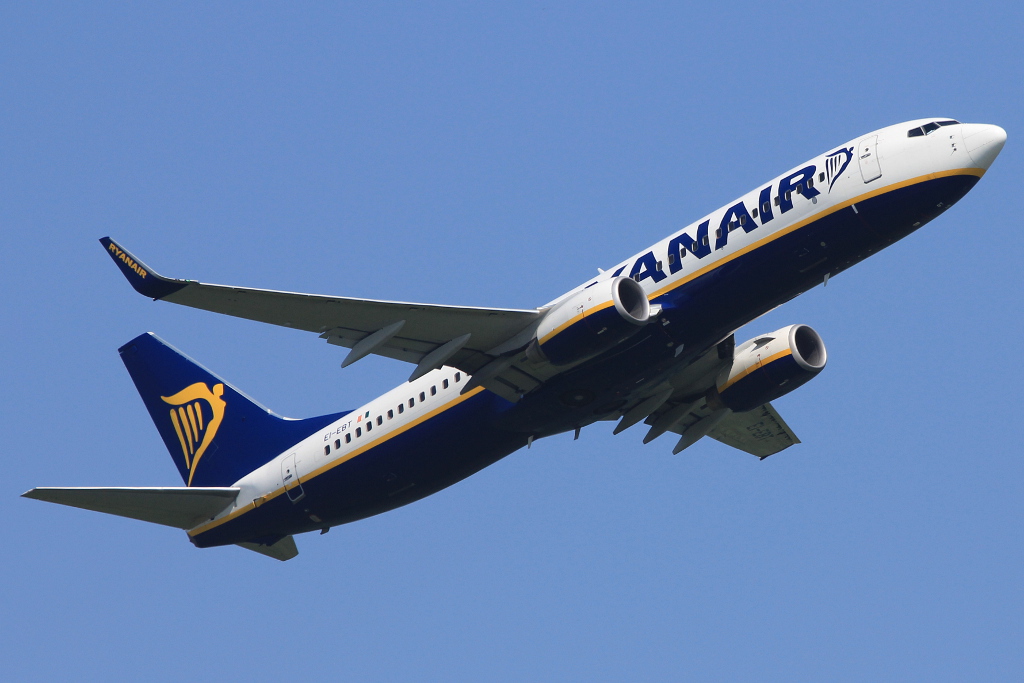EI-EBT · Boeing 737-8AS(WL) · (RZE / EPRZ)
