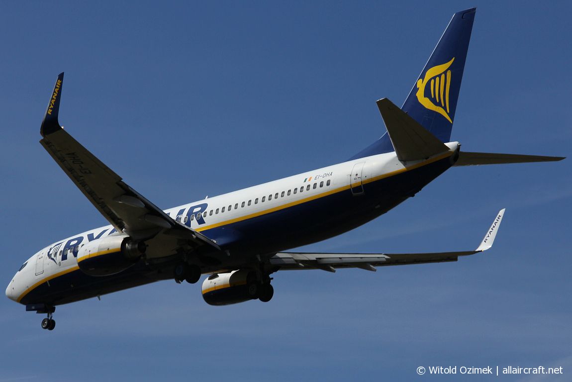 EI-DHA (33571) 2005 Boeing 737-8AS(WL)