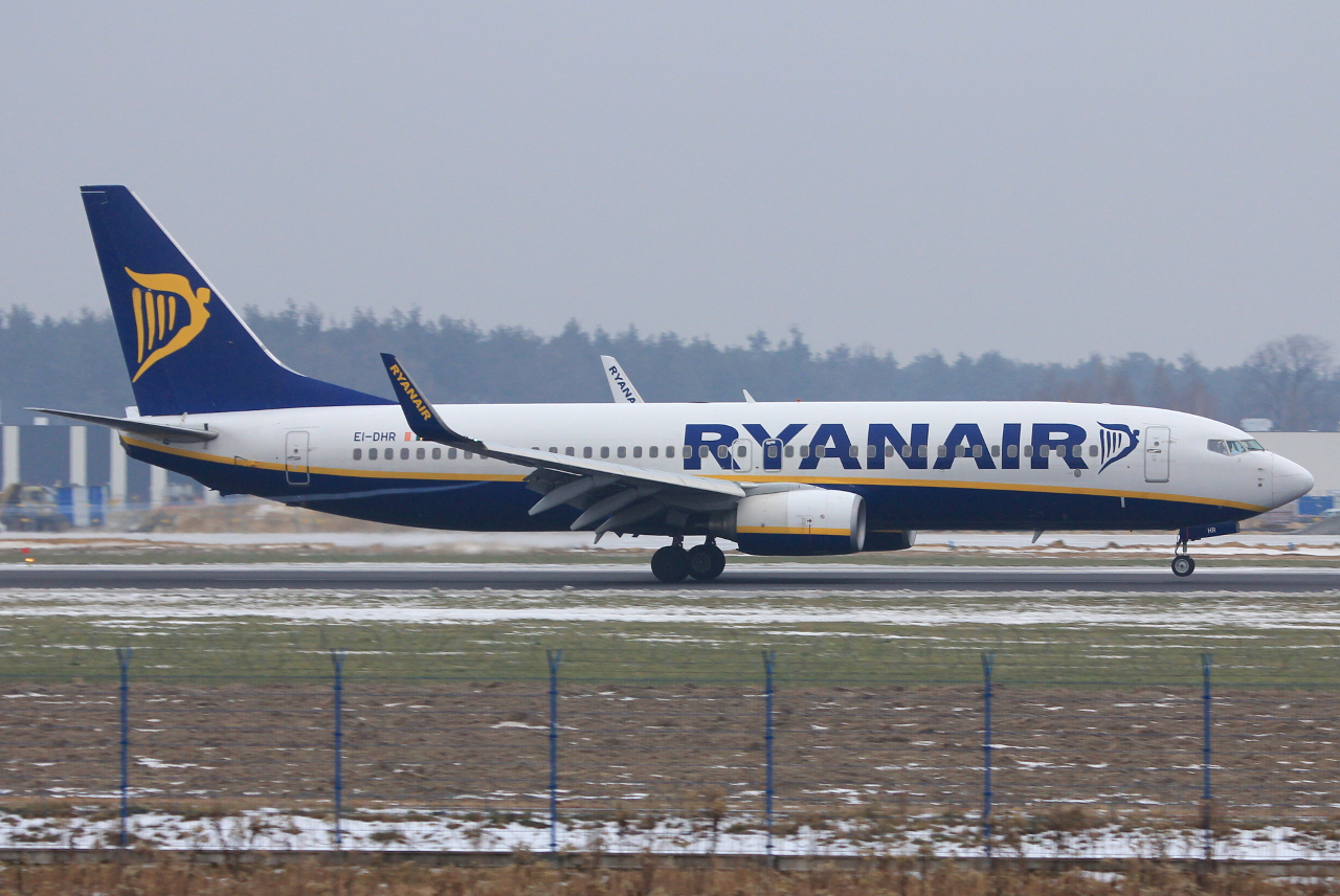 EI-DHR (33822) 2005 Boeing 737-8AS(WL)