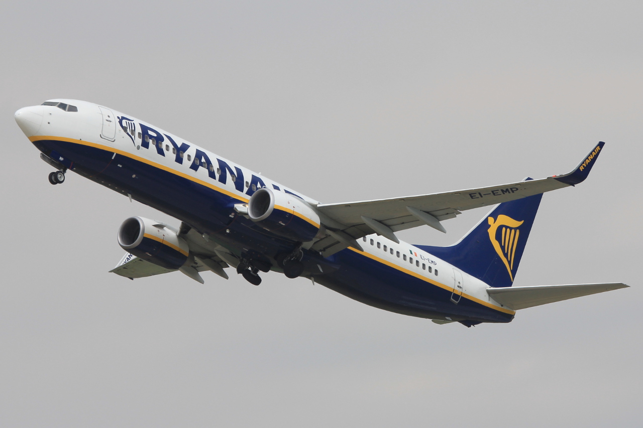 EI-EMP · Boeing 737-8AS(WL) · (KRK / EPKK)