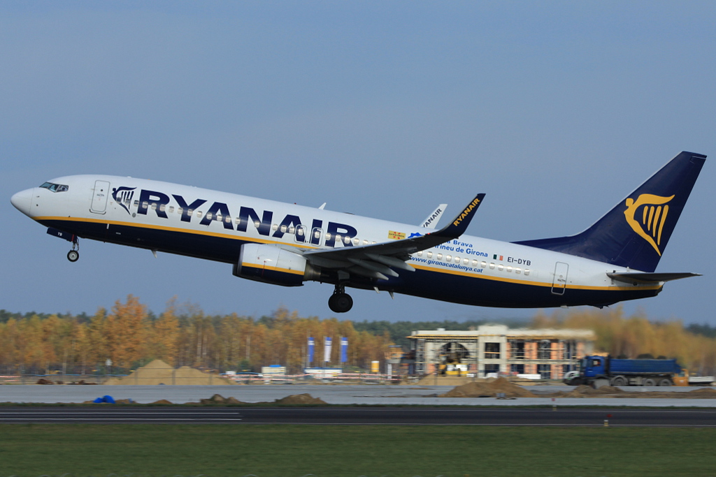EI-DYB (cn 33633) Boeing 737-8AS