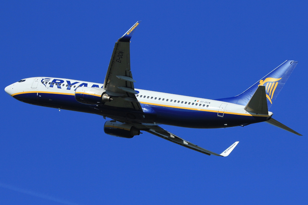 EI-DCN (33808) 2004 Boeing 737-8AS WL
