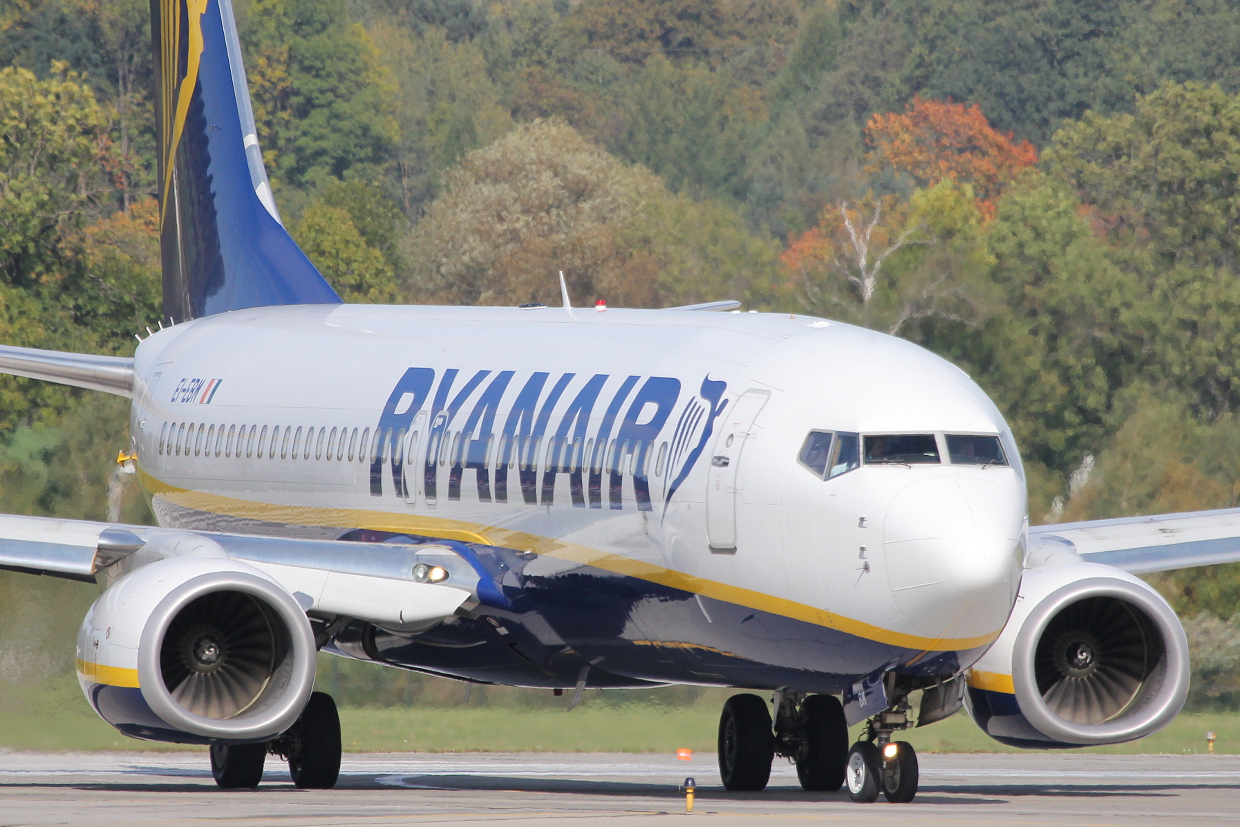 EI-EBM · Boeing 737-8AS(WL) · (KRK / EPKK)