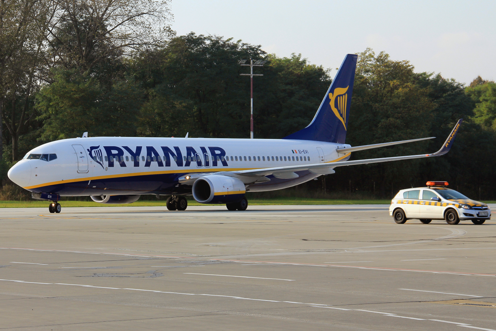 EI-EVI (38502) 2012 Boeing 737-8AS
