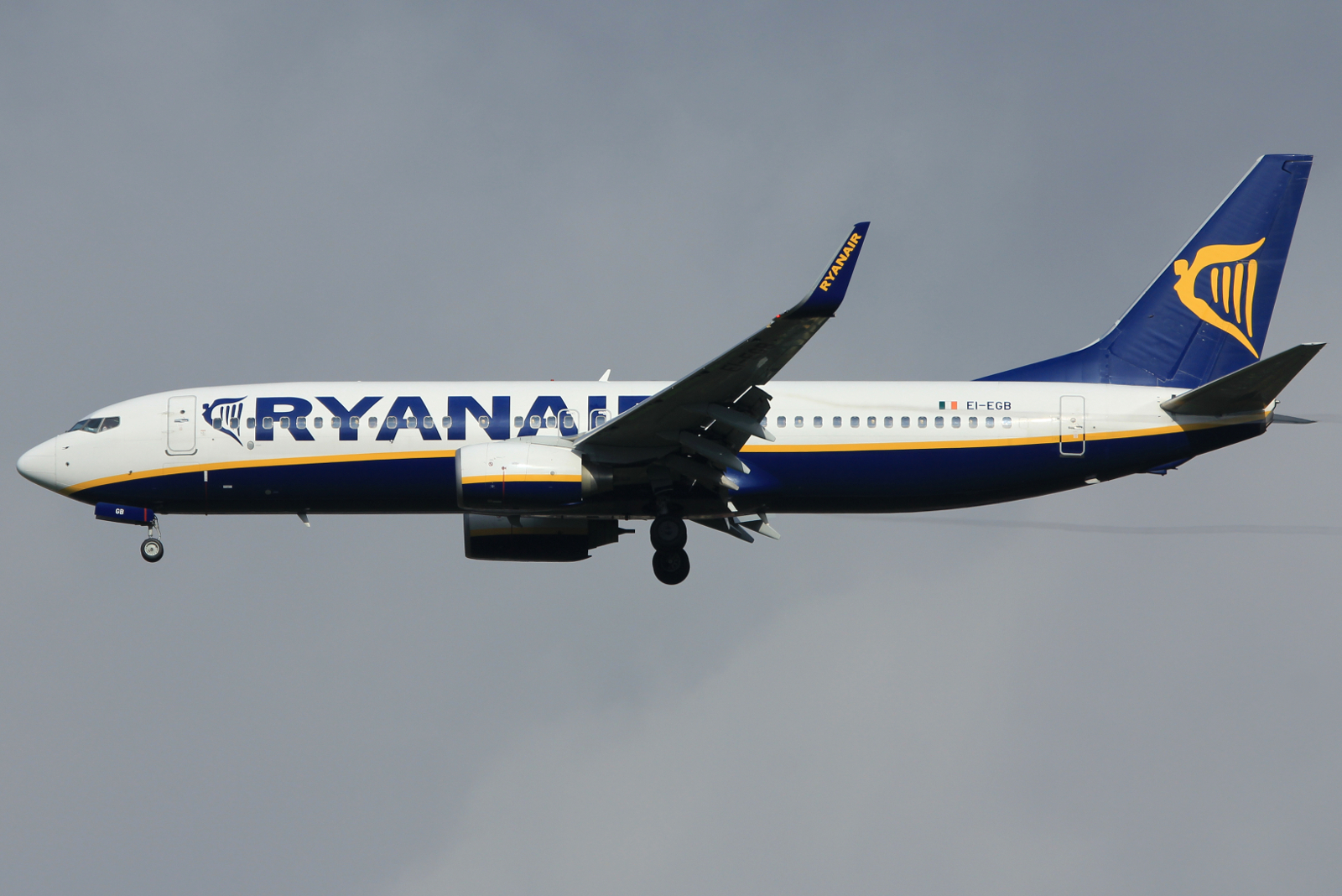 EI-EGB · Boeing 737-8AS(WL) · (RZE / EPRZ)