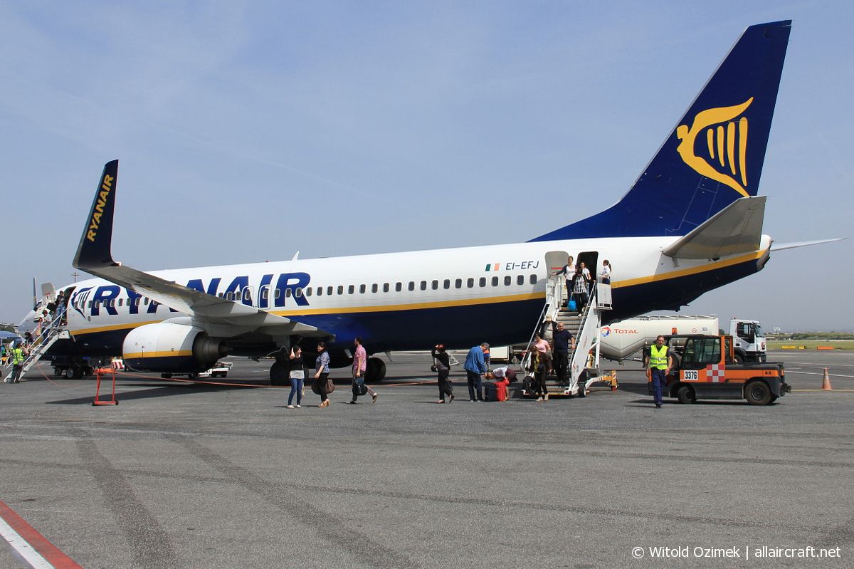 EI-EFJ · Boeing 737-8AS(WL) · (CIA / LIRA)
