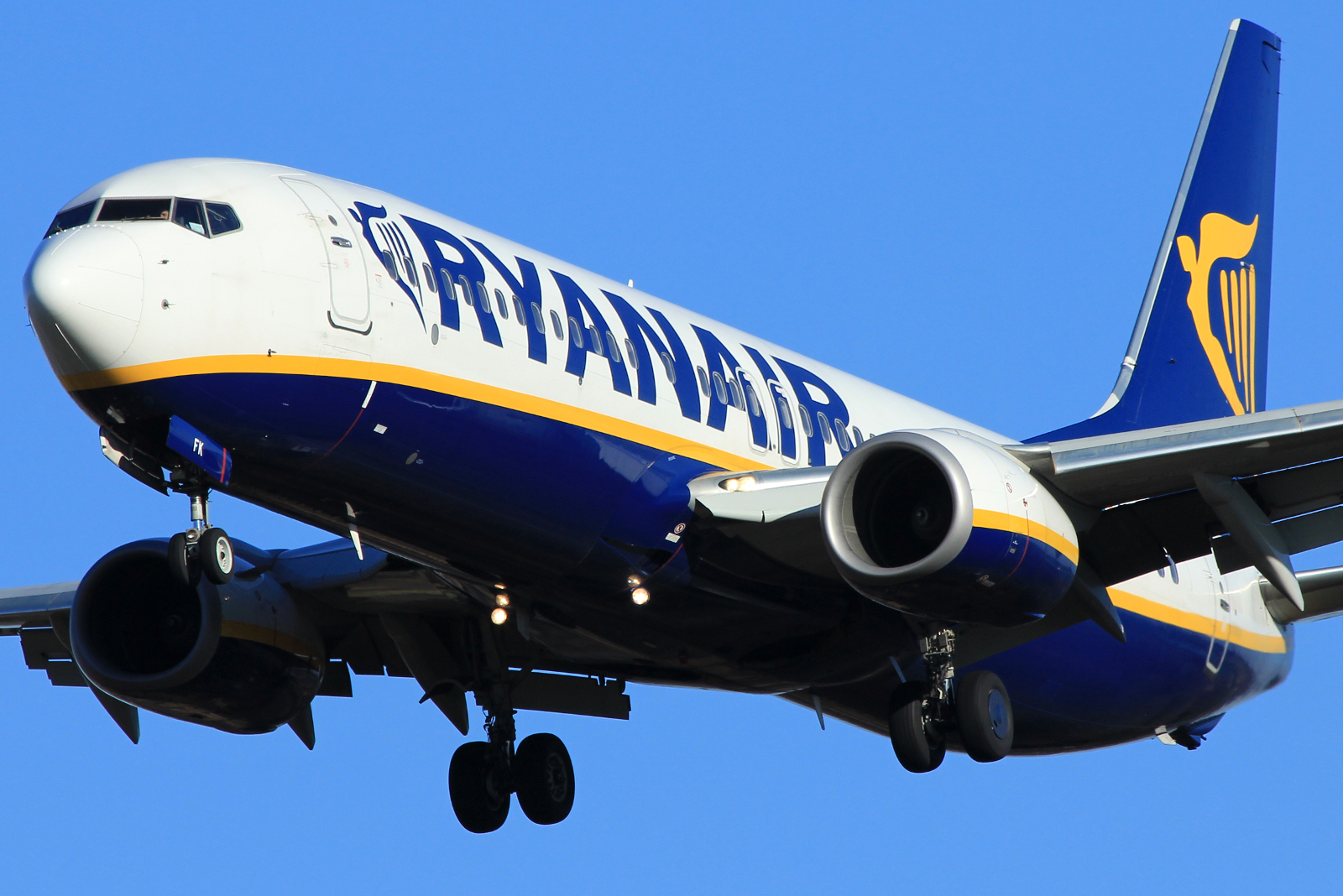 EI-EFK · Boeing 737-8AS(WL) · (KRK / EPKK)