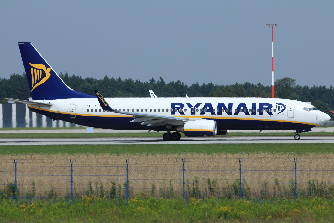 EI-EBF · Boeing 737-8AS(WL) · (RZE / EPRZ)