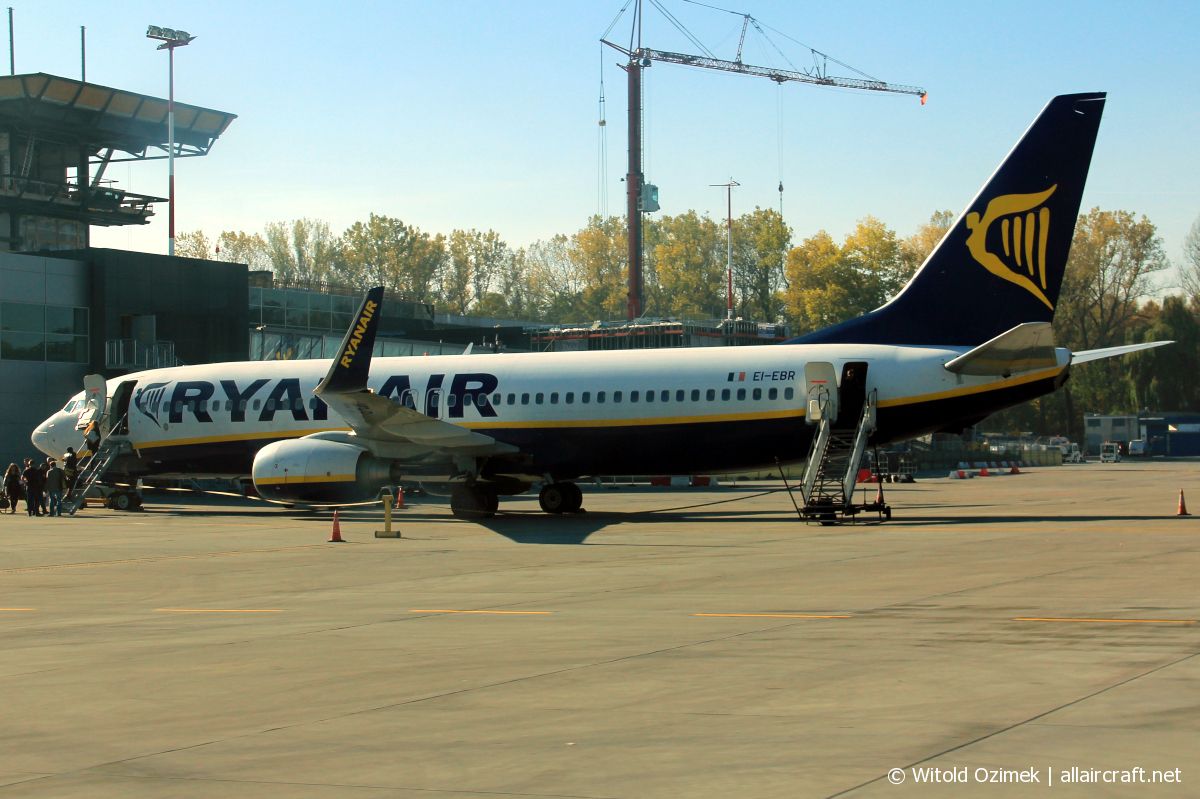 EI-EBR · Boeing 737-8AS(WL) · (KRK / EPKK)