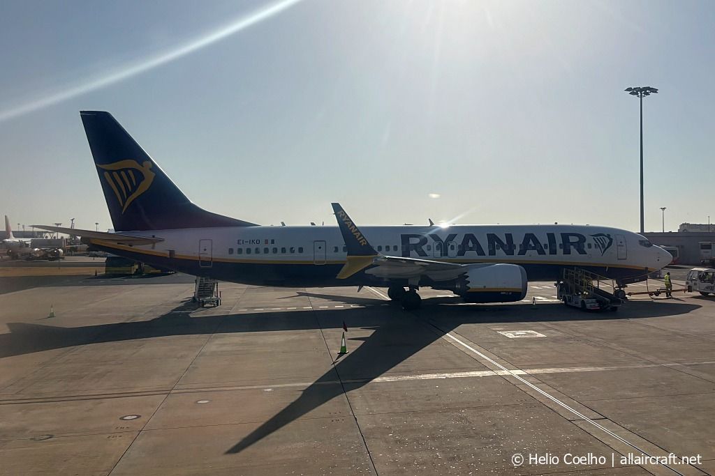 EI-IKO · Boeing 737-8200 MAX · (LIS / LPPT)