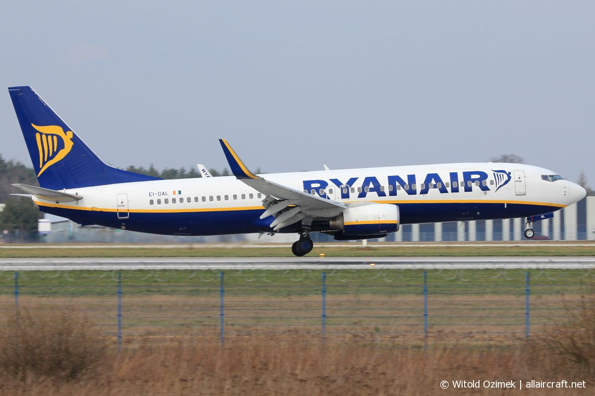 EI-DAL (33718) 2003 Boeing 737-8AS(WL)