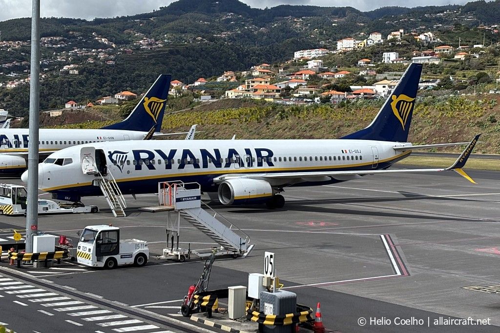 EI-GSJ (44854) 2018 Boeing 737-8AS(WL)