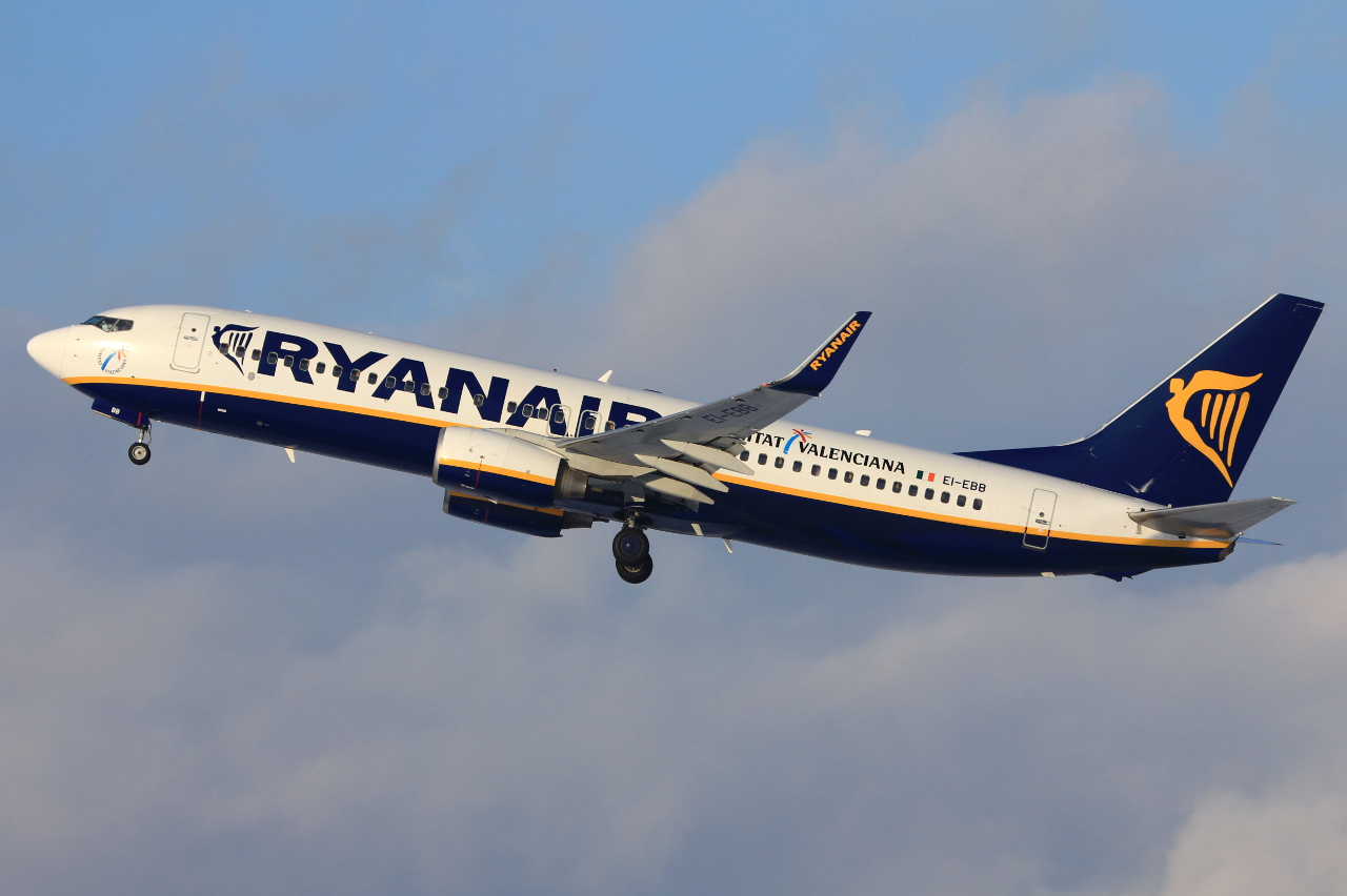 EI-EBB · Boeing 737-8AS(WL) · (RZE / EPRZ)