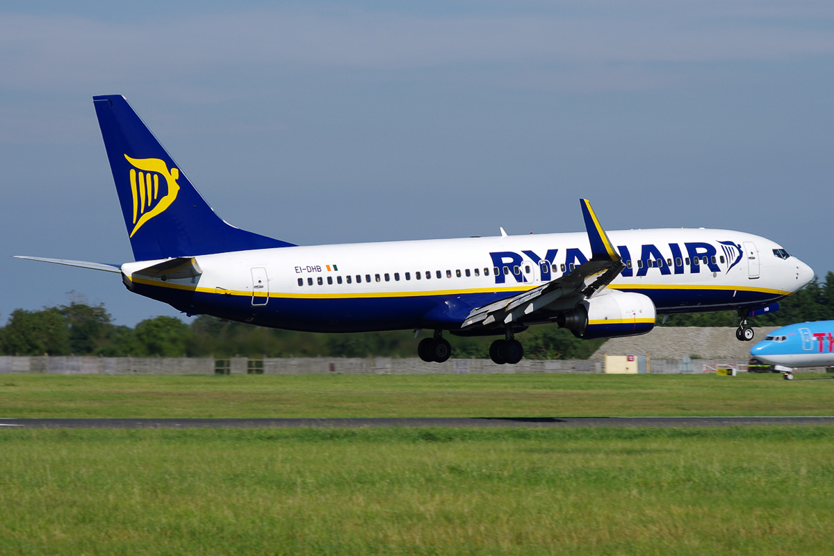 EI-DHB · Boeing 737-8AS(WL) · (DUB / EIDW)