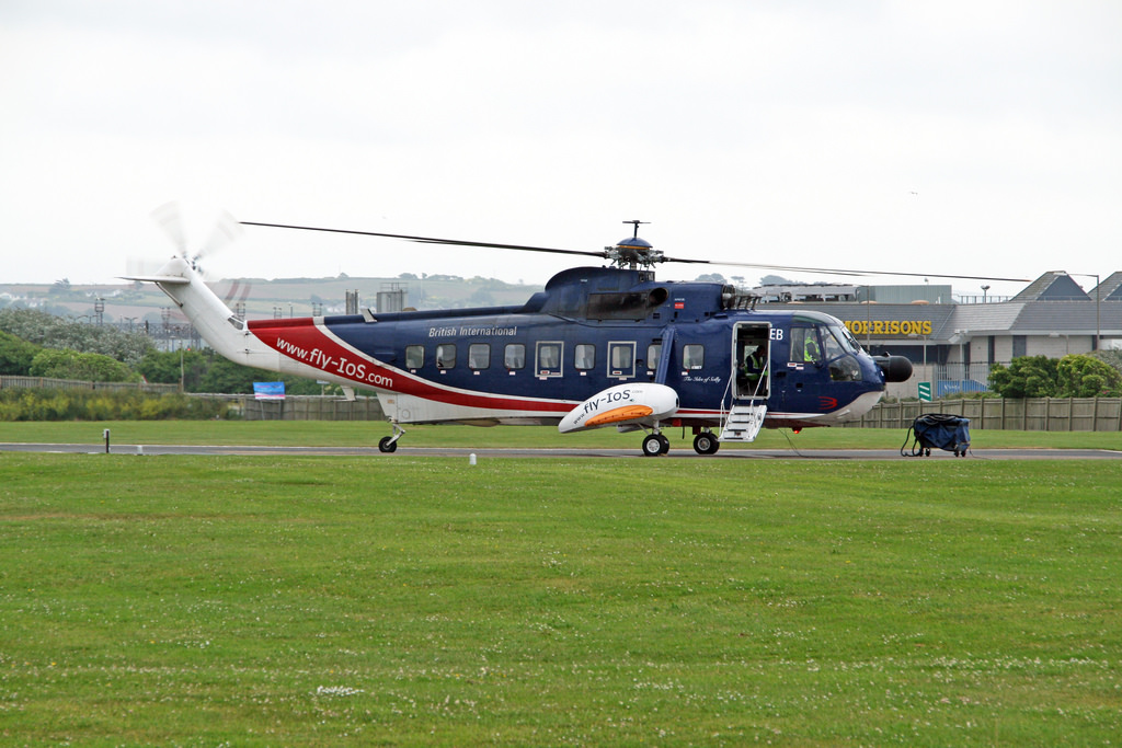 G-BCEB · Sikorsky S-61N · (EGHK)
