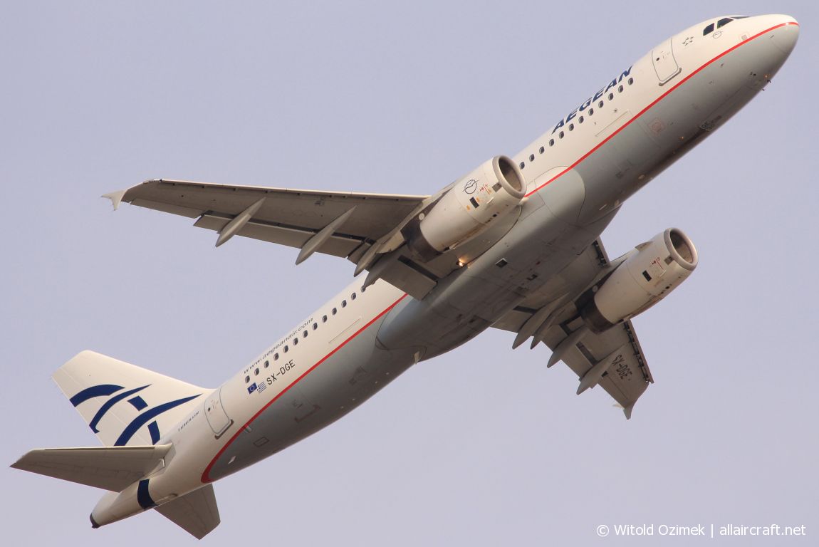 SX-DGE · Airbus A320-232 · (FCO / LIRF)