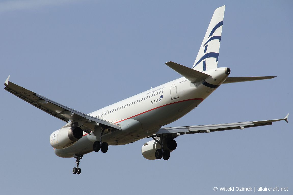 SX-DGE · Airbus A320-232 · (FCO / LIRF)