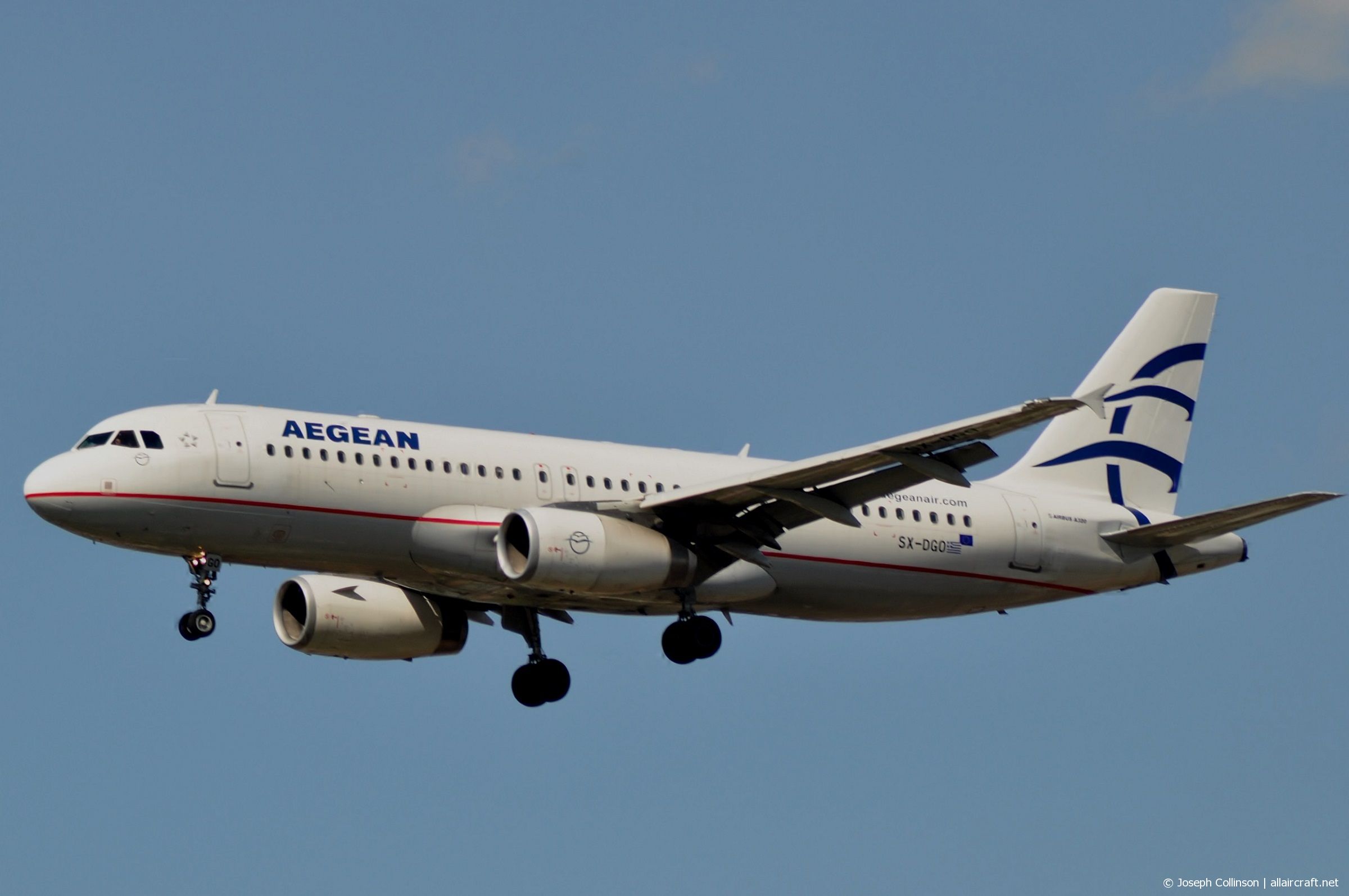 SX-DGO · Airbus A320-232 · (LHR / EGLL)