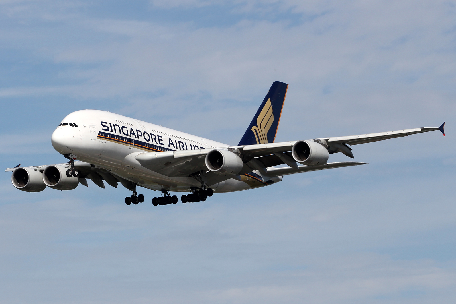 9V-SKF · Airbus A380-841 · (LHR / EGLL)