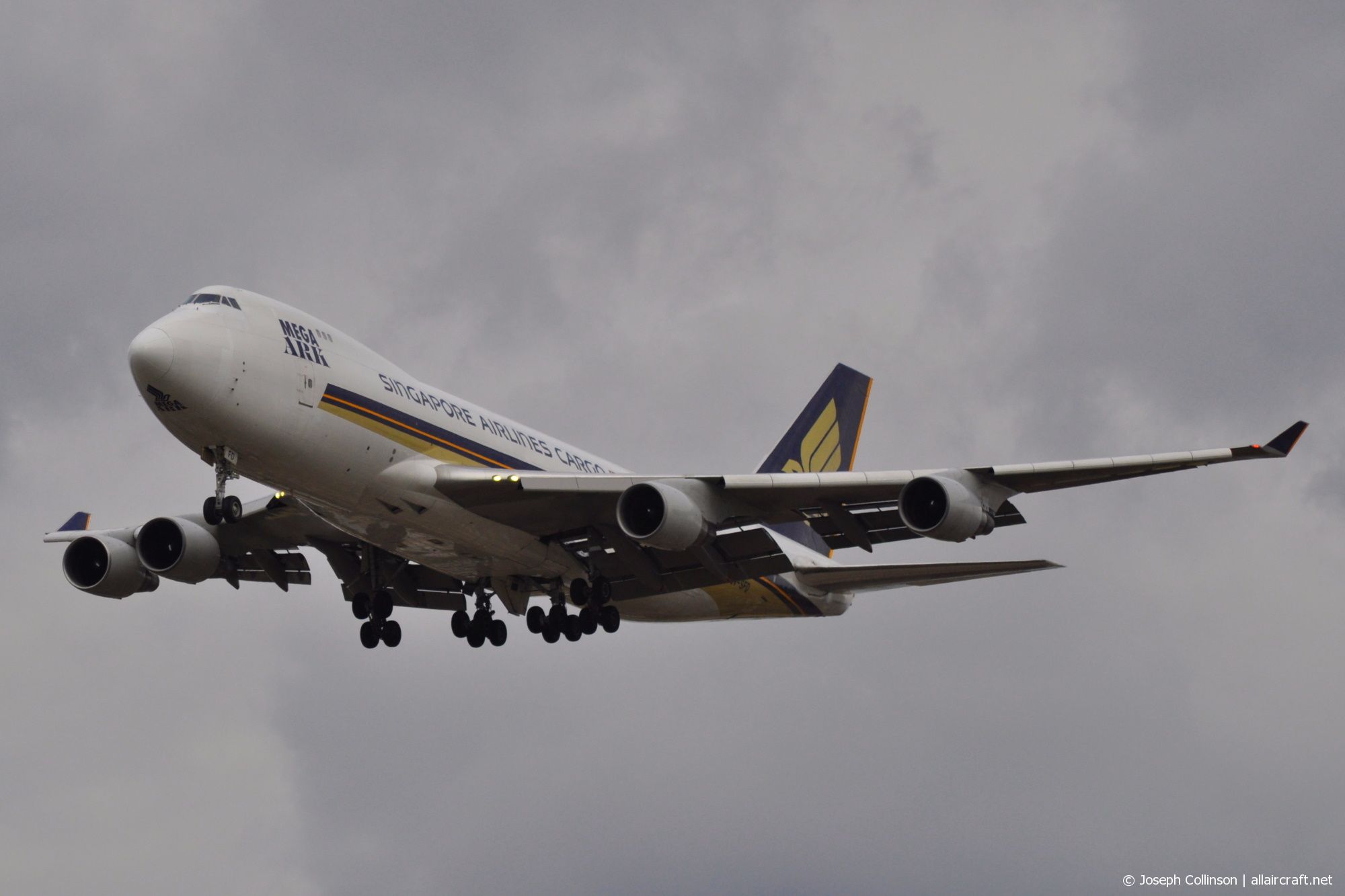 9V-SFD (26553) 1995 Boeing 747-412F(SCD)