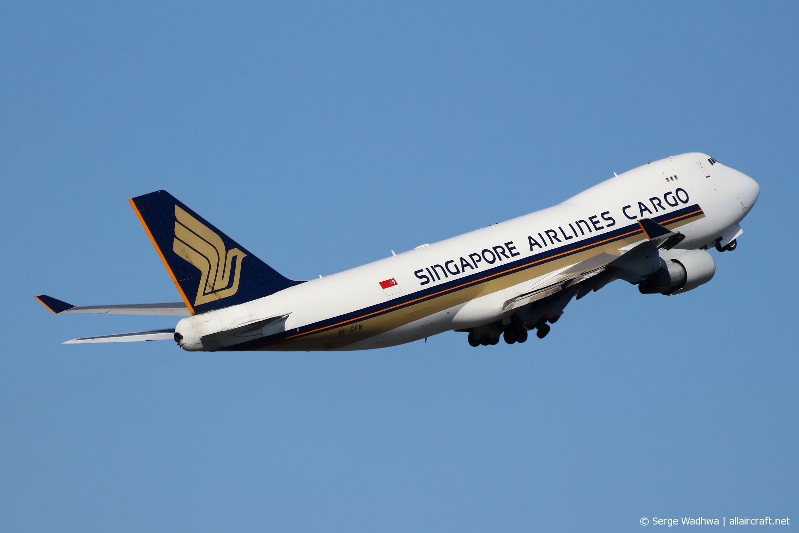 9V-SFN (32899) 2004 Boeing 747-412F