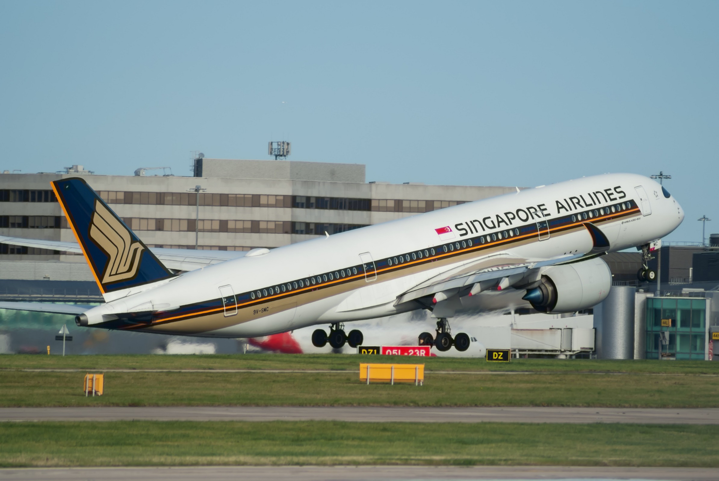 9V-SMC · Airbus A350-941 · (MAN / EGCC)