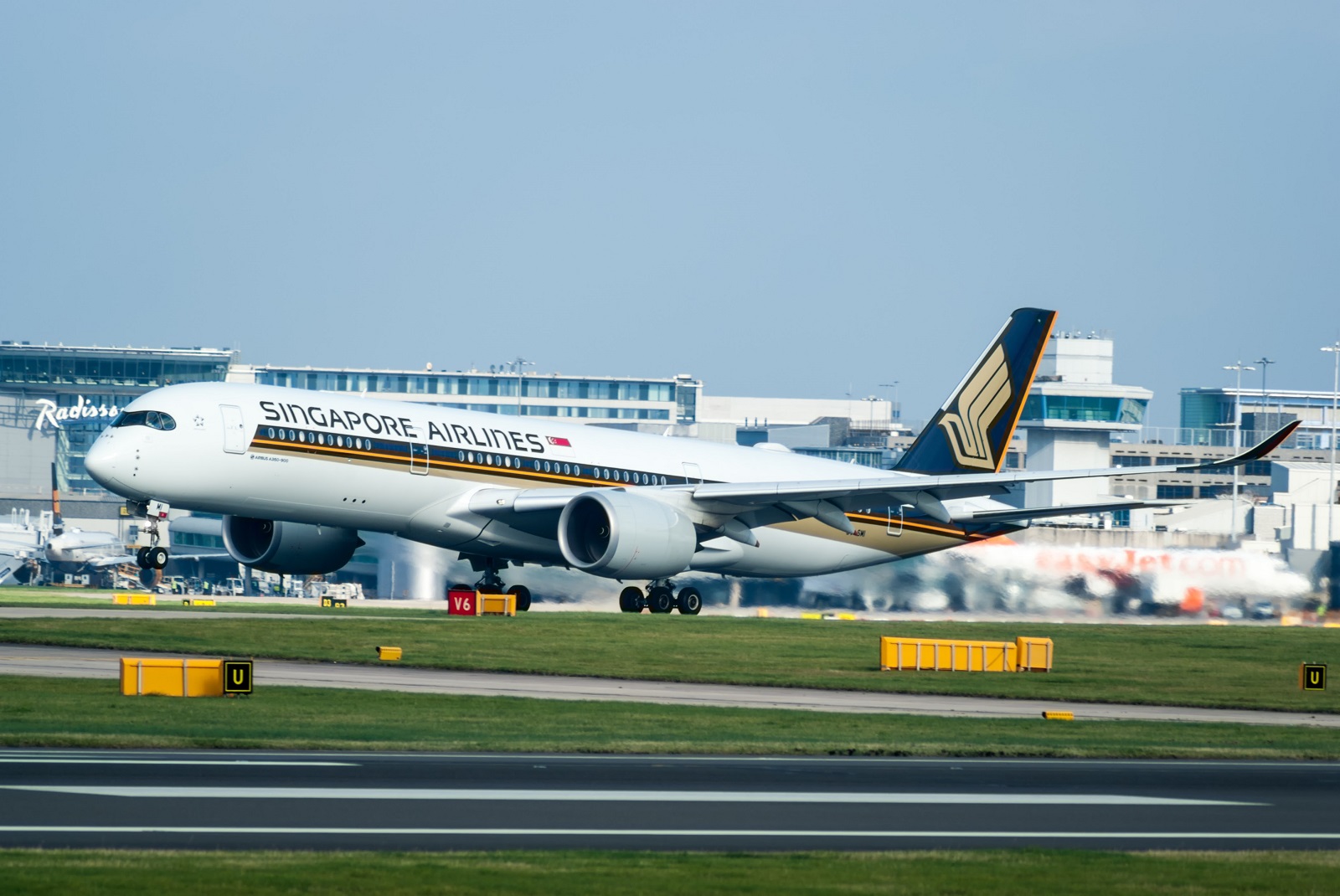9V-SMI · Airbus A350-941 · (MAN / EGCC)