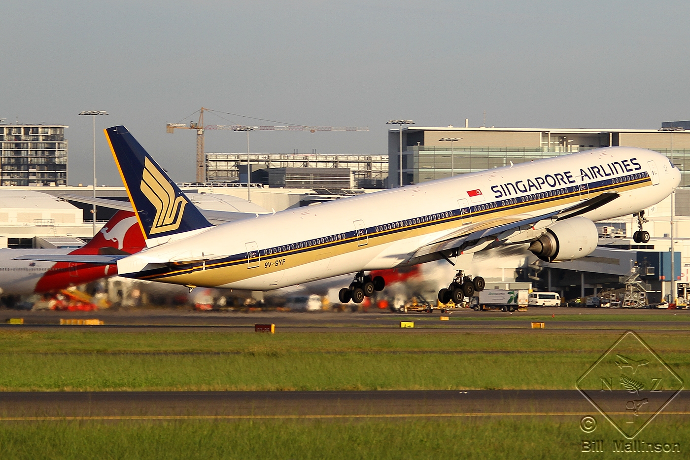 9V-SYF · Boeing 777-312 · (SYD / YSSY)
