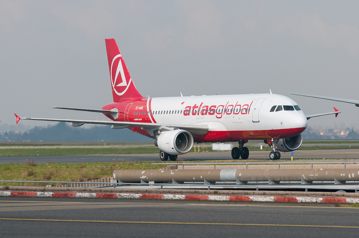 TC-ABL · Airbus A320-214 · (CDG / LFPG)