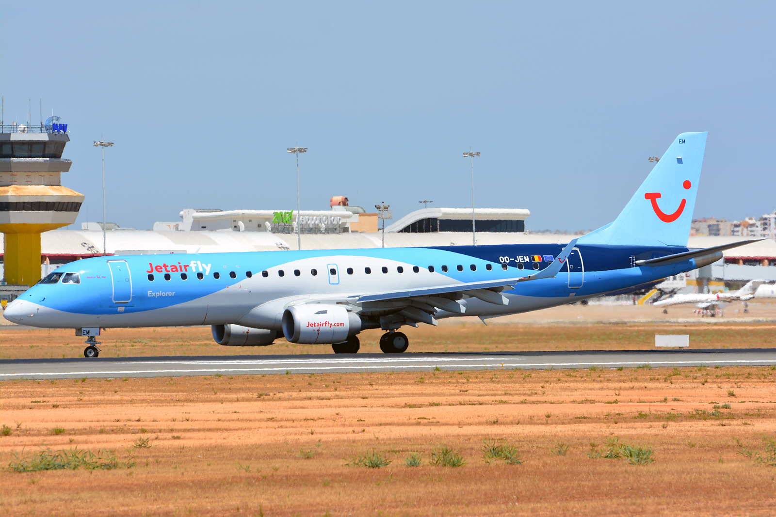 OO-JEM · Embraer 190-100STD · (FAO / LPFR)