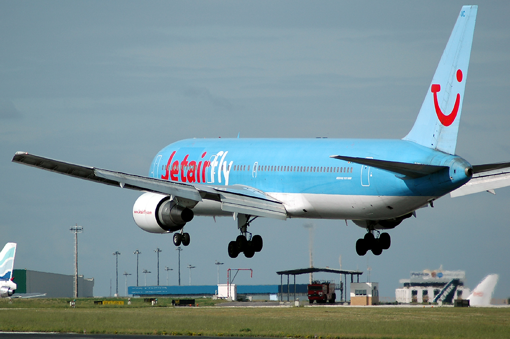 OO-TUC · Boeing 767-341/ER · (LIS / LPPT)