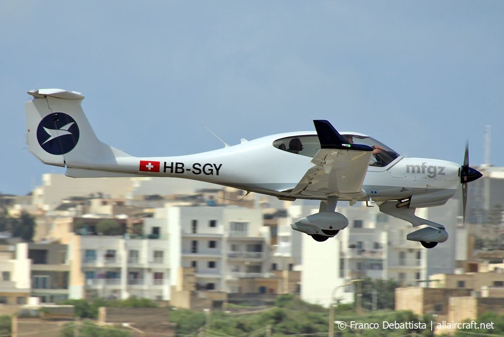HB-SGY (40.N371) Diamond DA-40NG Diamond Star