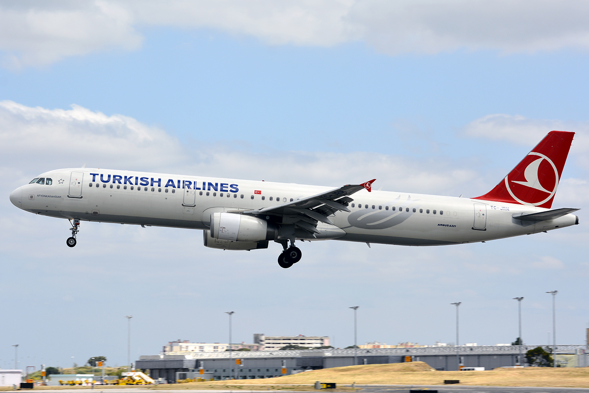 TC-JRM (4643) 2011 Airbus A321-231
