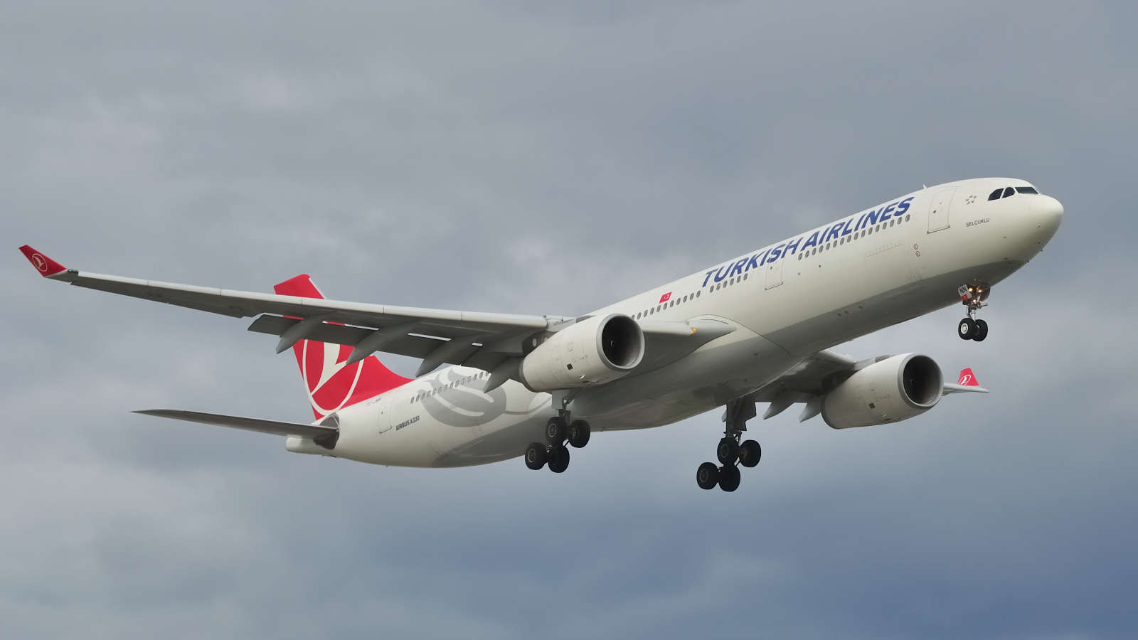 TC-JNN · Airbus A330-343 · (YUL / CYUL)